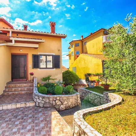 Fuer 7 Personen Ca 90 Qm In Pjescana Uvala, Istrien Istrische Riviera Apartment
