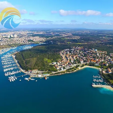 Apartment Fuer 7 Personen Ca 90 Qm In Pjescana Uvala, Istrien Istrische Riviera *